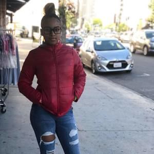 Meet your Posher, Alexia